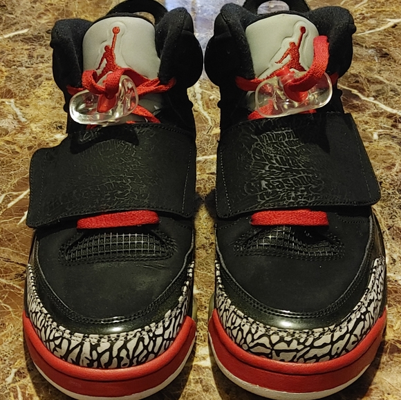 Air Jordan Retro 5 Basketball Sneakers - Picture 2 of 9